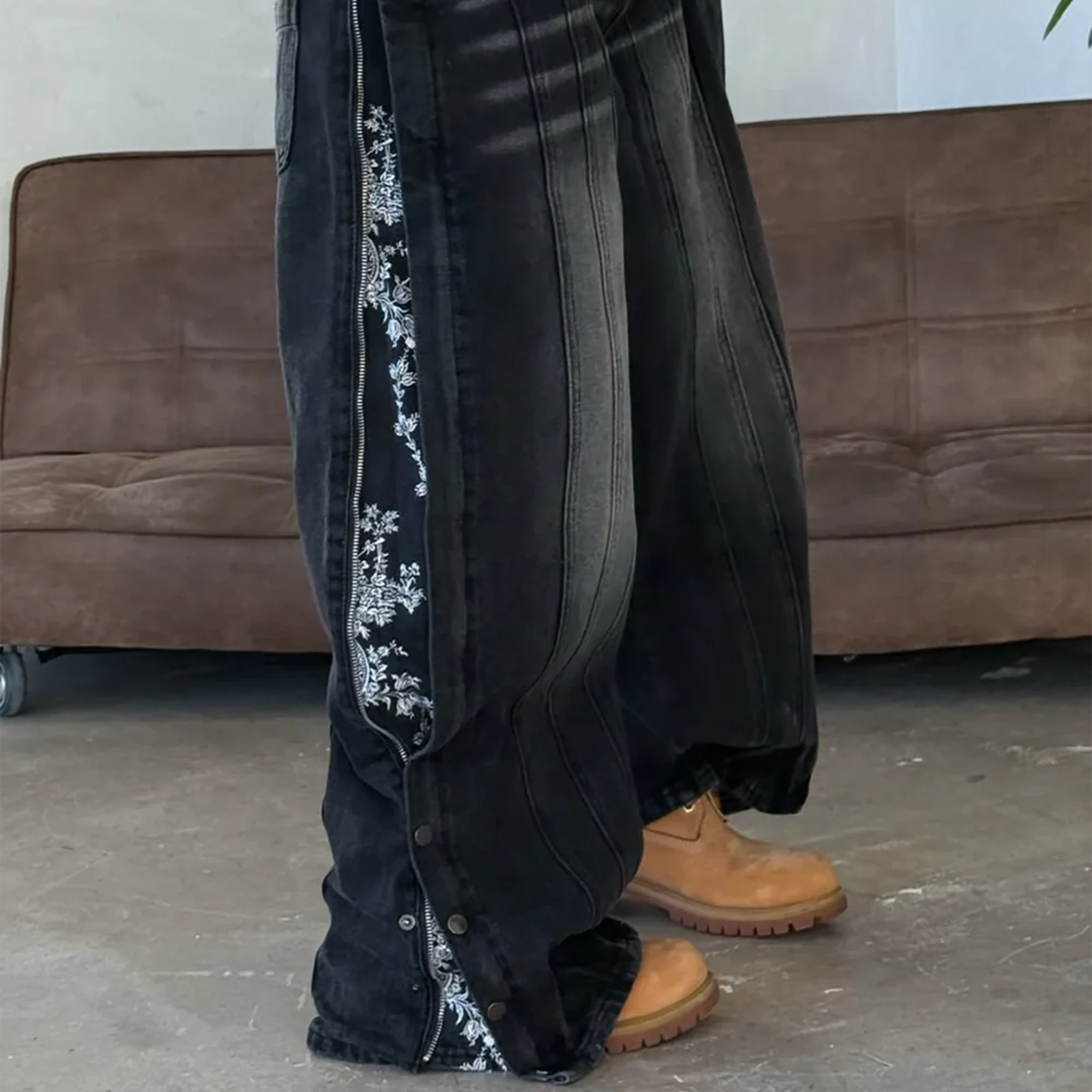 Floral Zip Jeans "Washed Black"