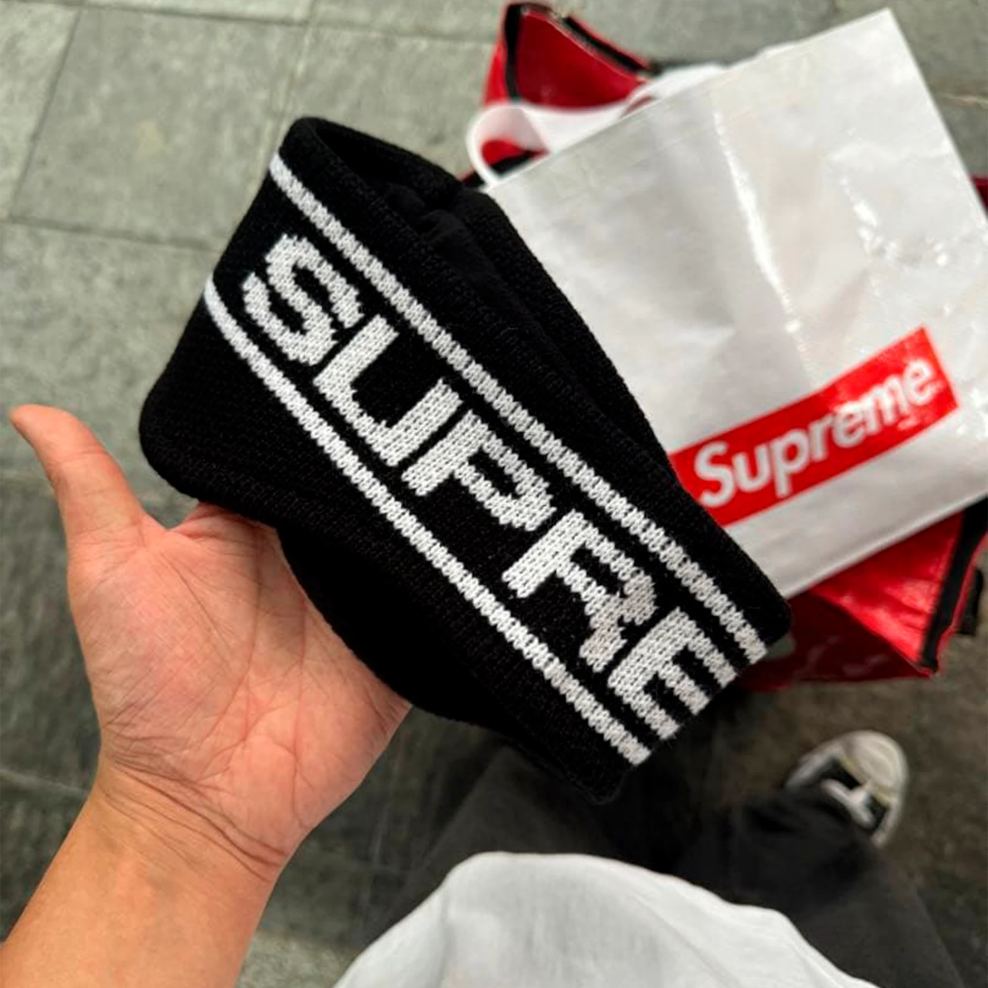 Contrast Logo Headband “Black”